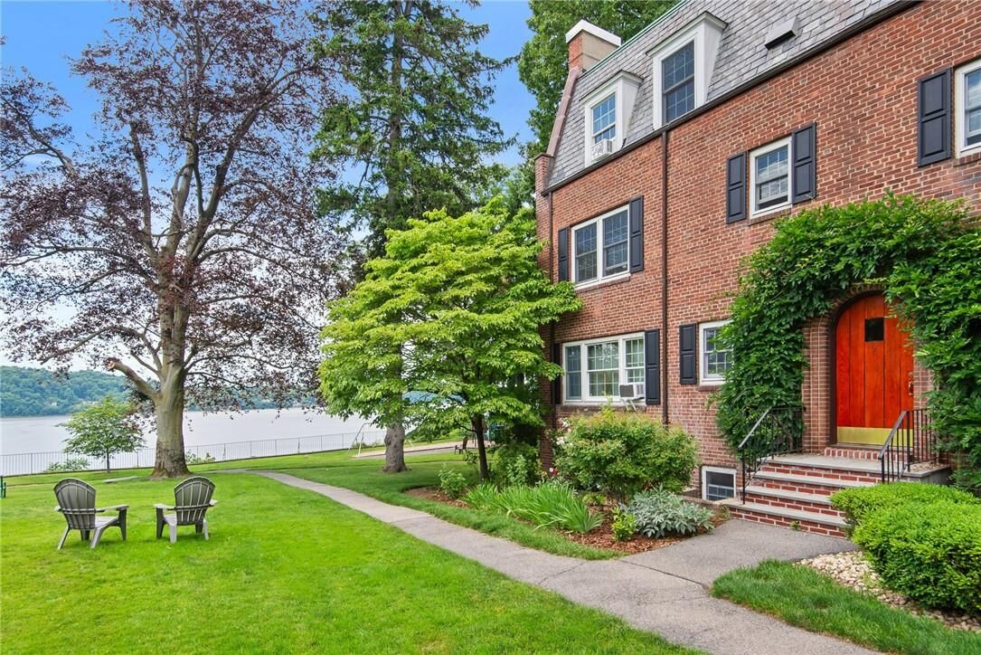 Property Photo:  765 N Broadway 9A  NY 10706 