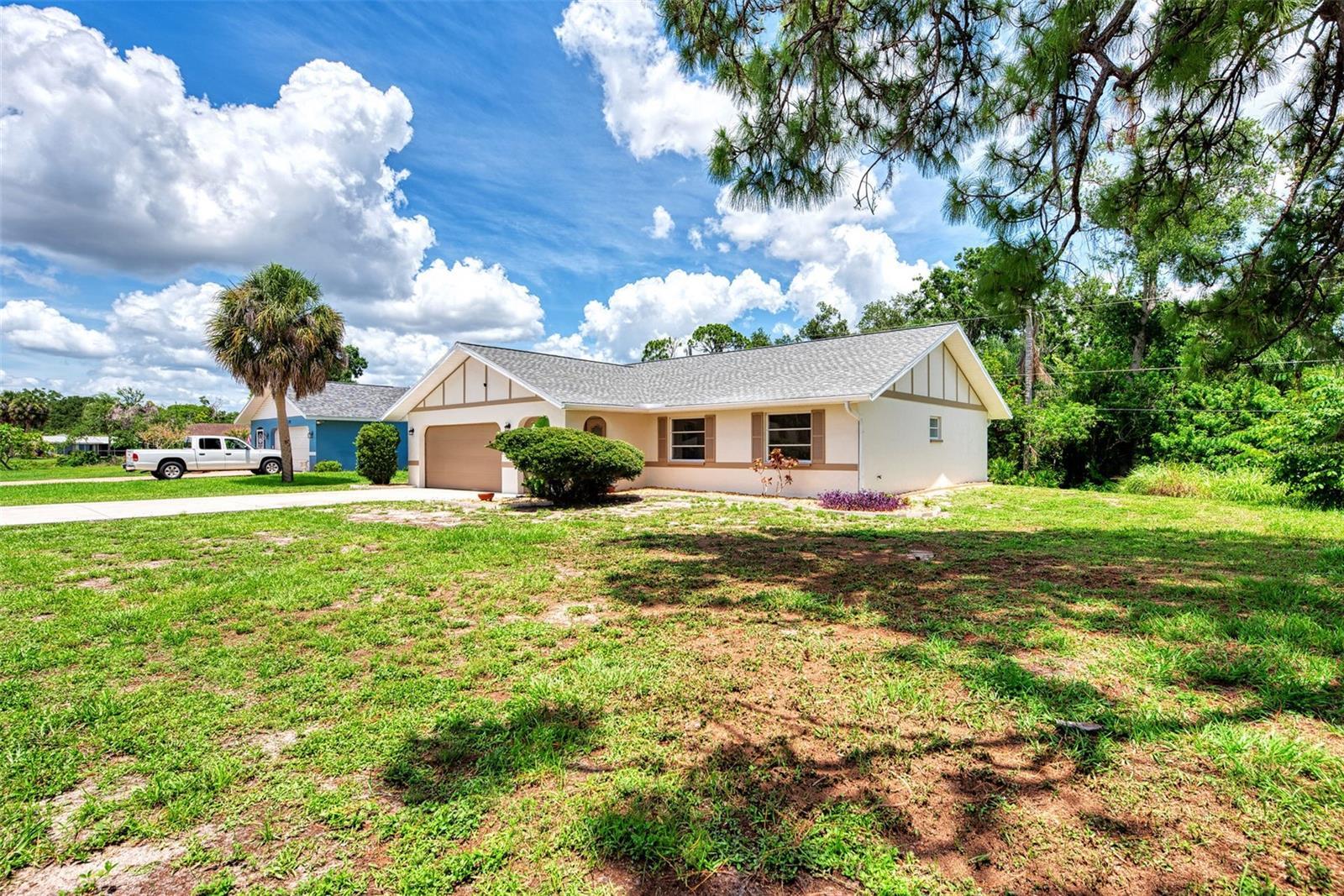 Property Photo:  525 W Baffin Drive  FL 34293 