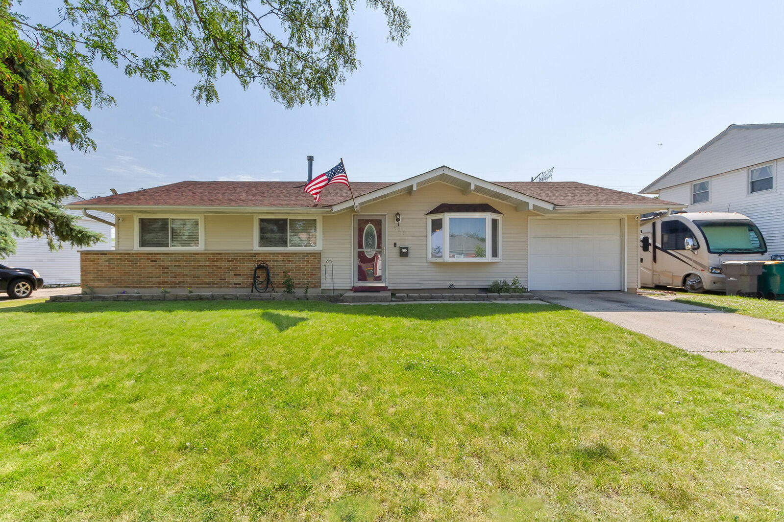Property Photo:  423 Arnold Avenue  IL 60446 