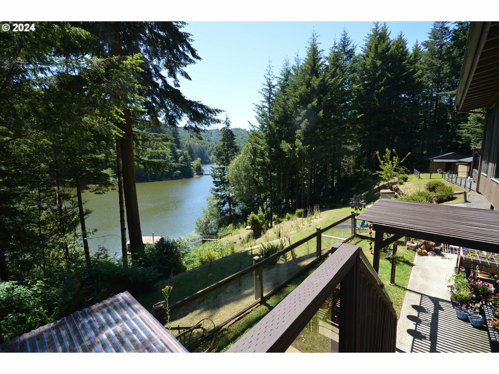 Property Photo:  2822 S Tenmile Lake  OR 97449 