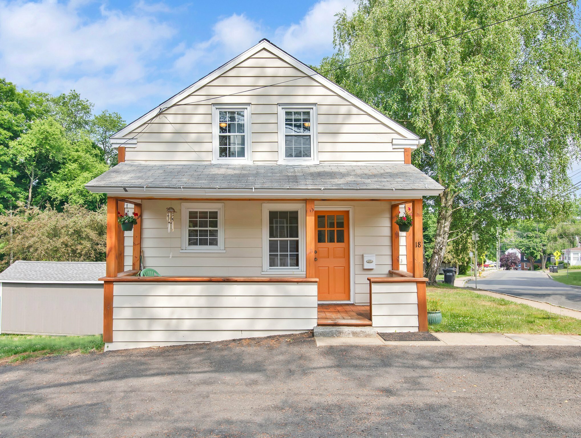 Property Photo: 18 Center Street CT 06076