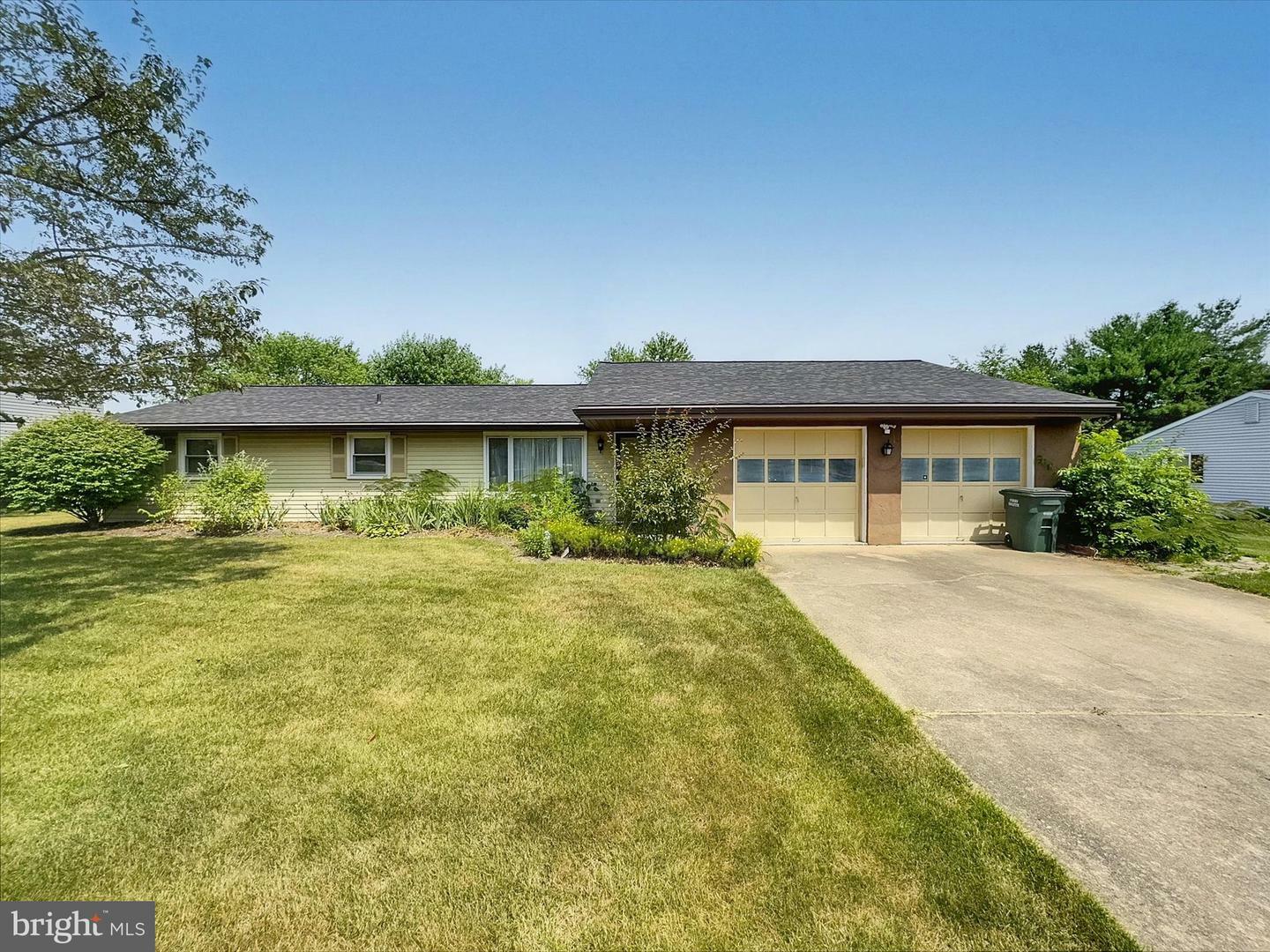 Property Photo:  1445 Steeple Chase Drive  PA 17315 