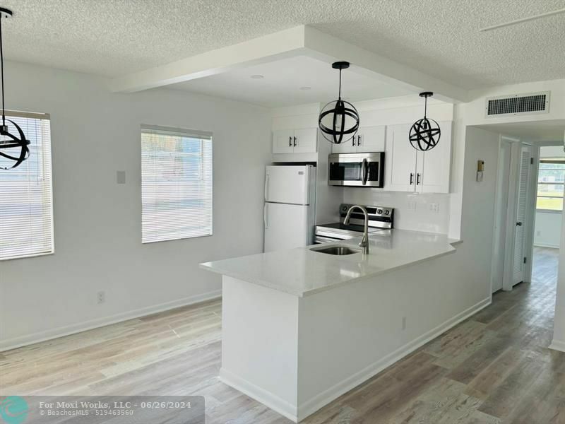 Property Photo:  812 Normandy Q 812  FL 33484 