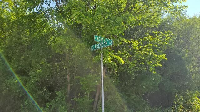 Property Photo:  19W068 North Avenue  IL 60101