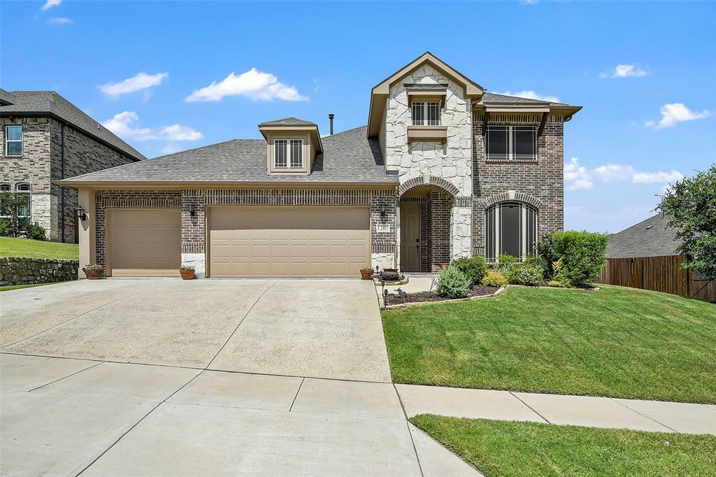 Property Photo: 1207 Alderwood Drive TX 76247