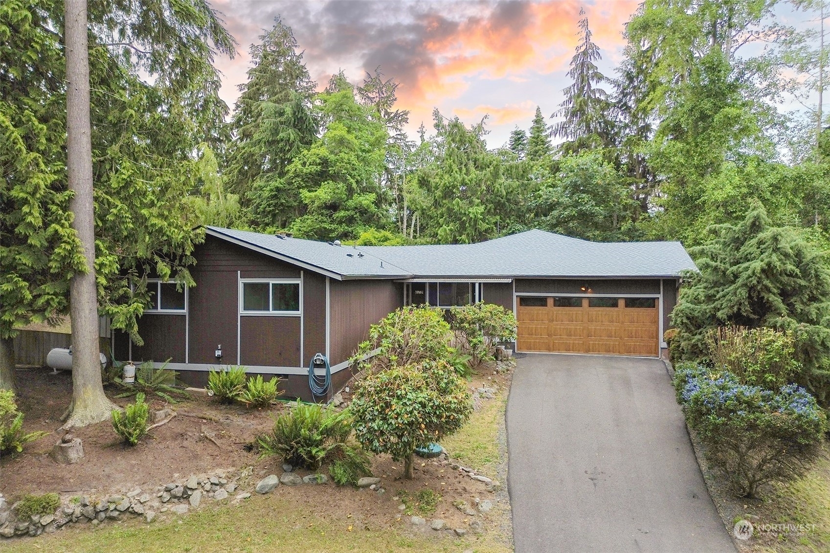 Property Photo:  162 Stuart Drive  WA 98362 