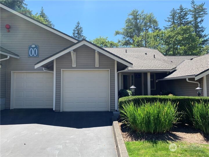 Property Photo:  18643 NE 55th Way  WA 98052 