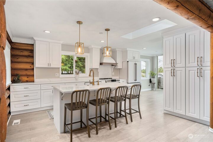 Property Photo:  10318  236th Avenue E  WA 98321 