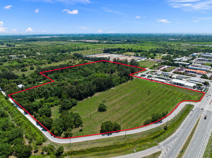 Property Photo: 6200 Orange Avenue FL 34947