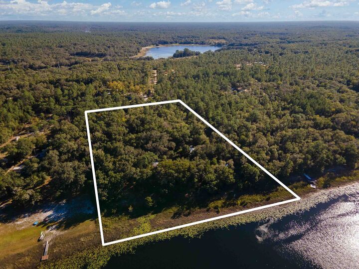 Property Photo:  250 W West Lake Drive  FL 32640 