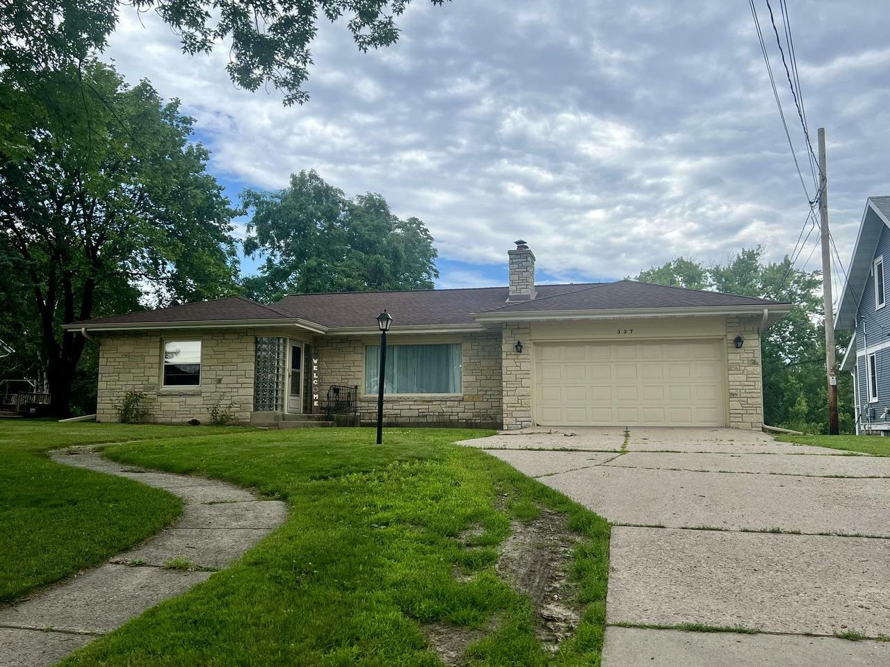 Property Photo:  337 West State Street  WI 53948 