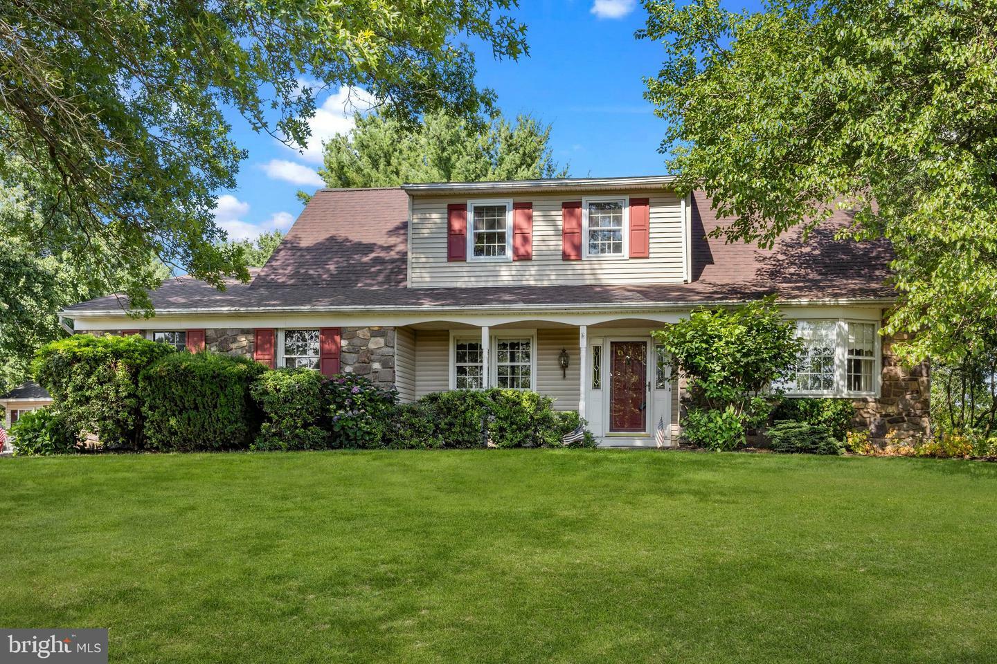 Property Photo:  1741 Franklin Drive  PA 18925 