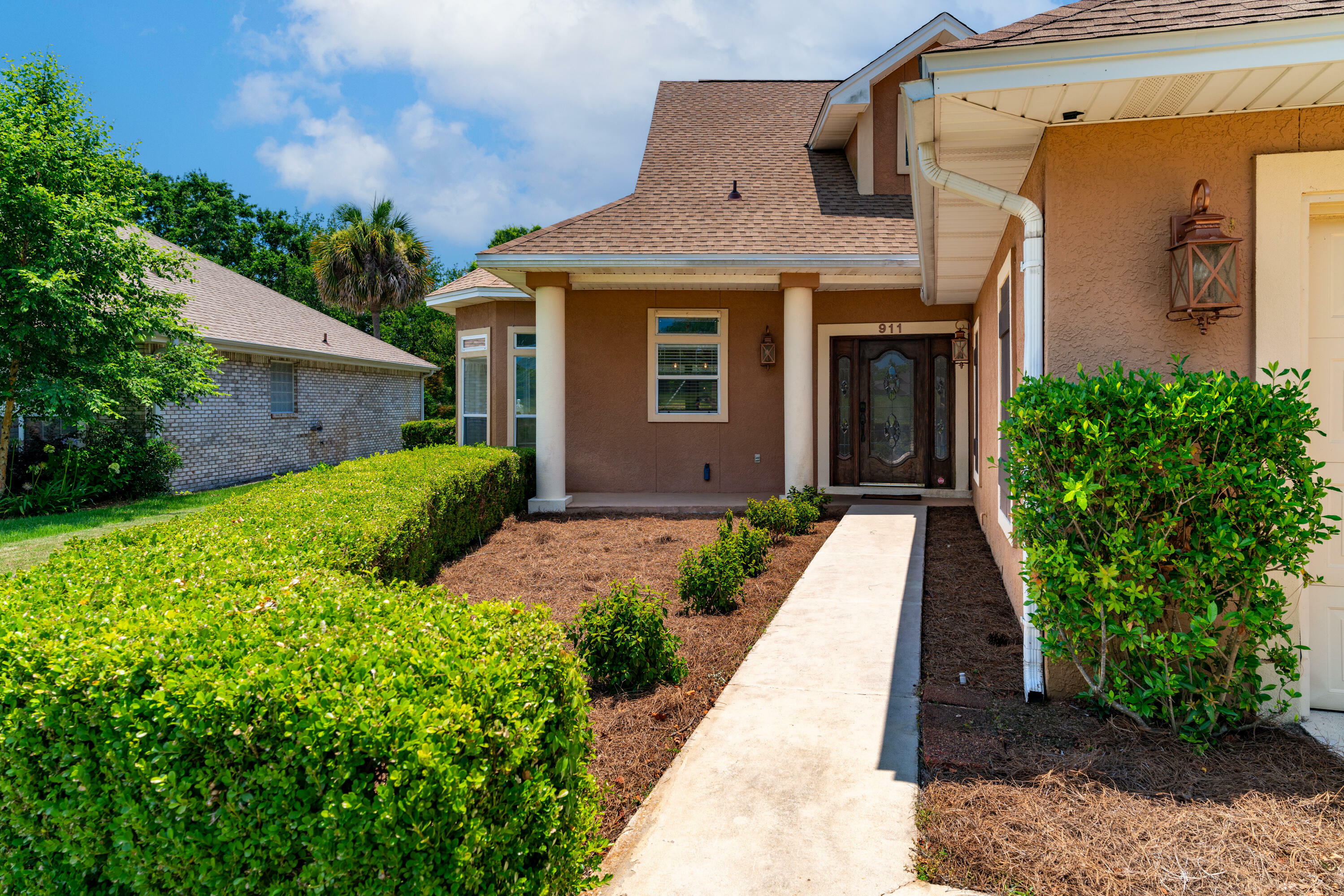 Property Photo:  911 Shalimar Point Drive  FL 32579 