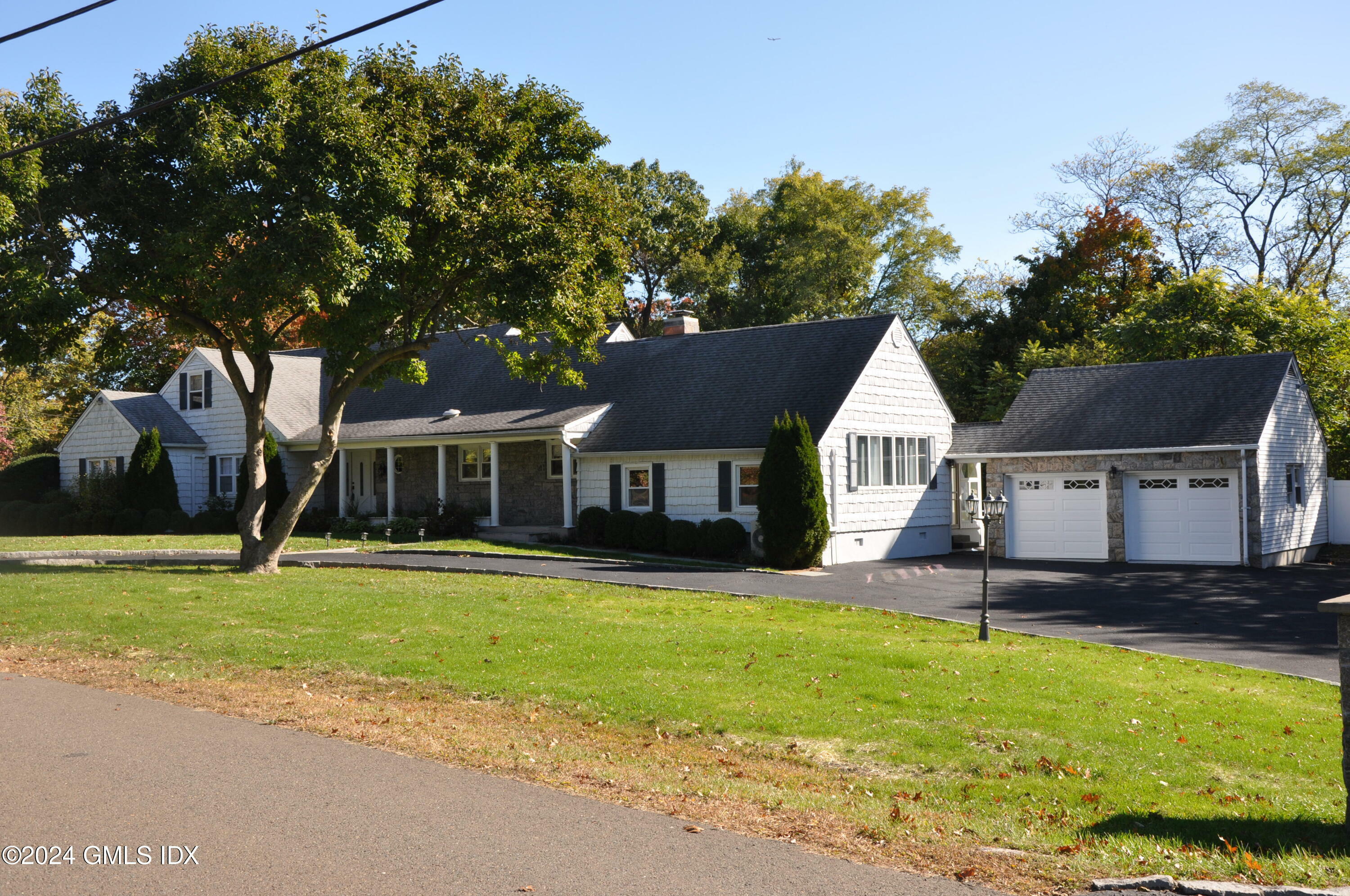 Property Photo:  53 Stonehedge Drive South  CT 06831 