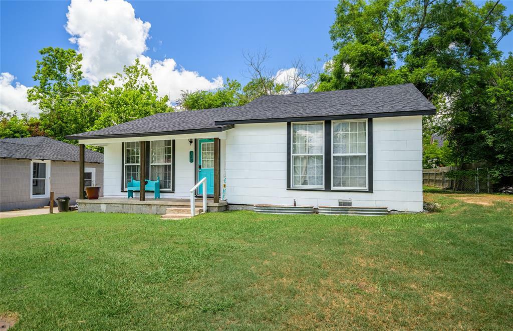 Property Photo:  128 S Harris Street  TX 77418 