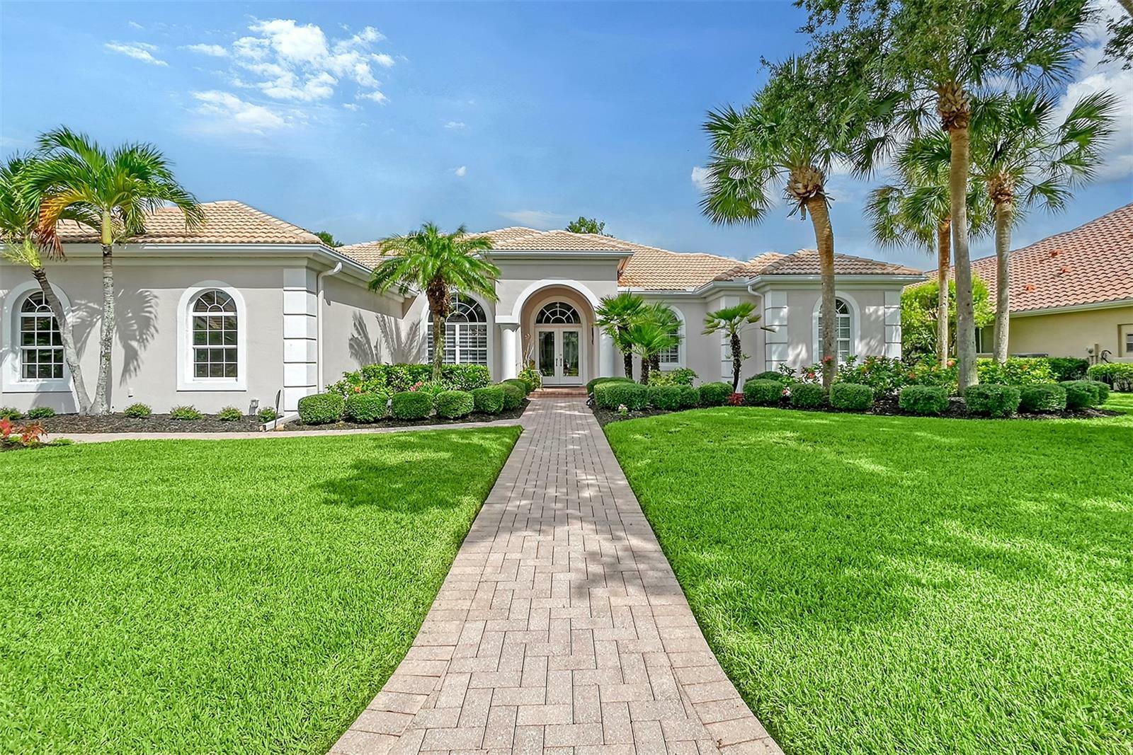 Property Photo:  8015 Royal Birkdale Circle  FL 34202 