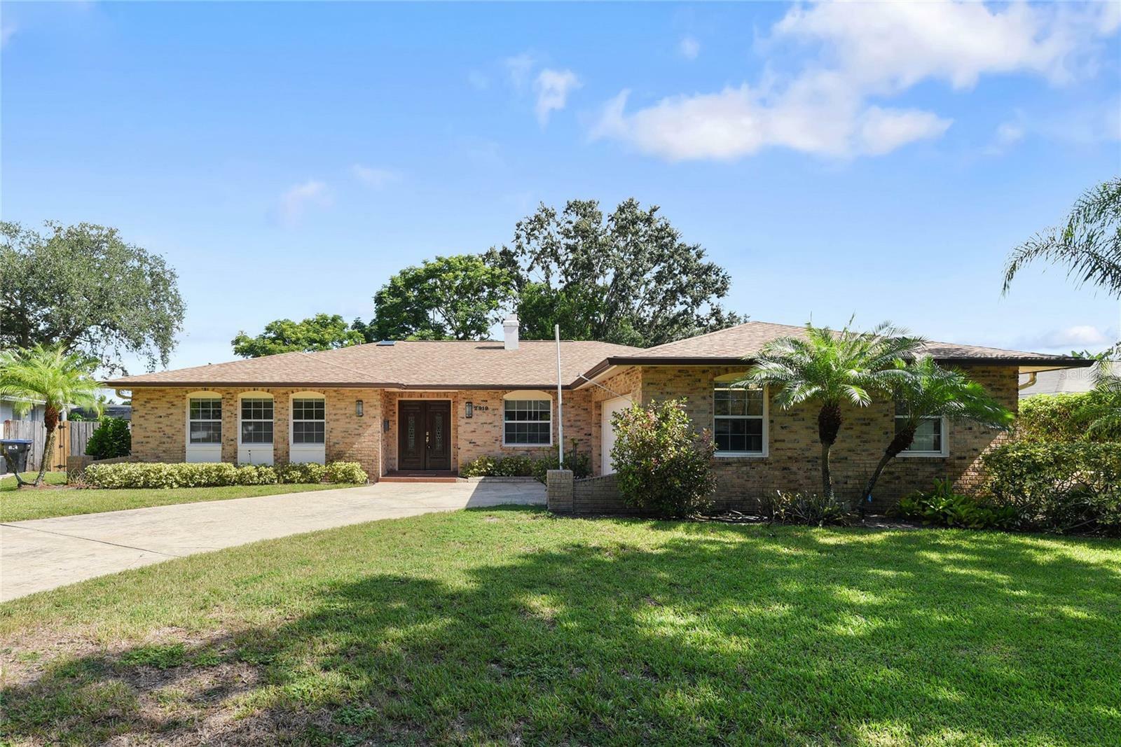 Property Photo:  2919 De Brocy Way  FL 32792 