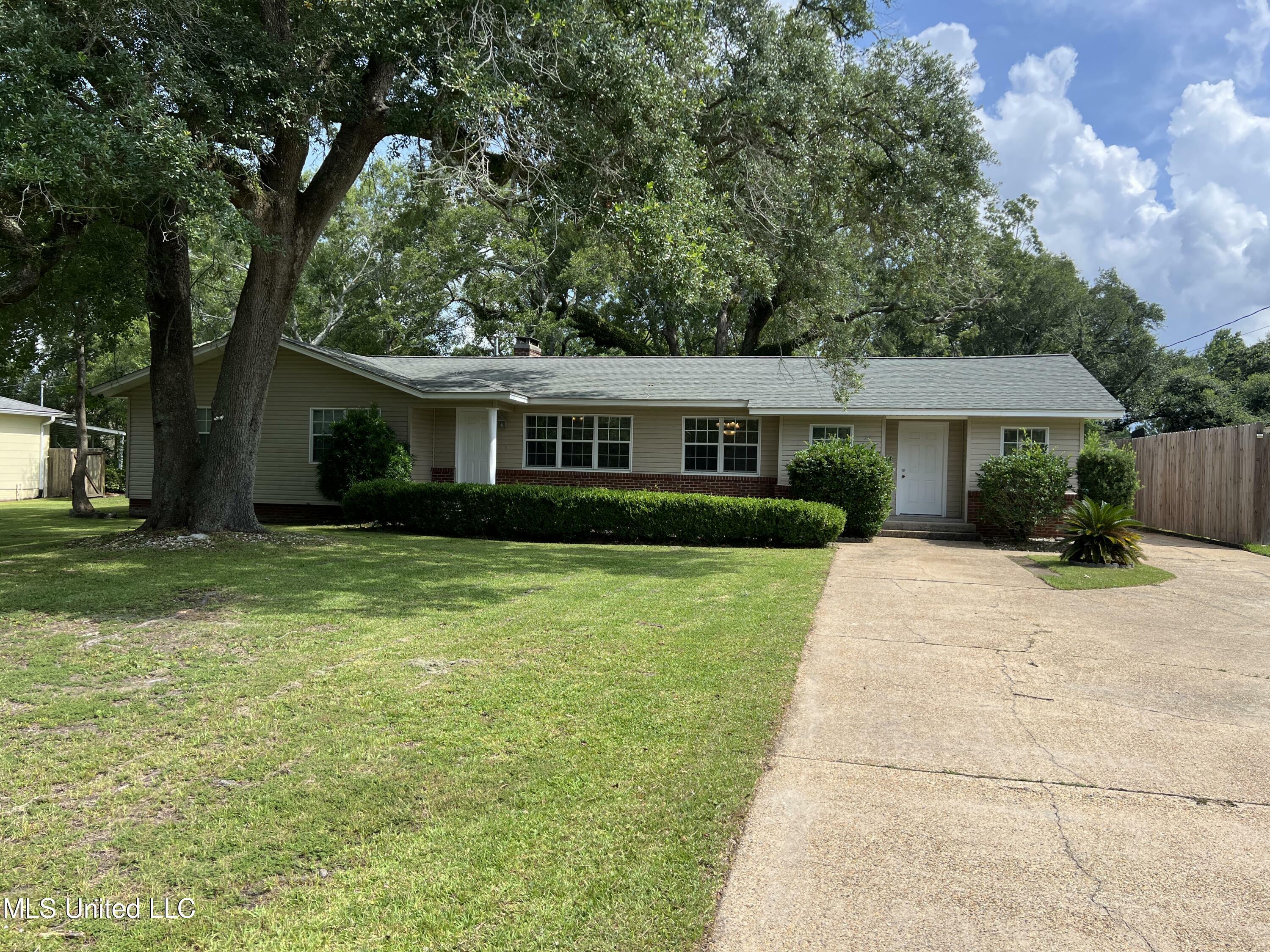 Property Photo:  20 40th Street  MS 39507 