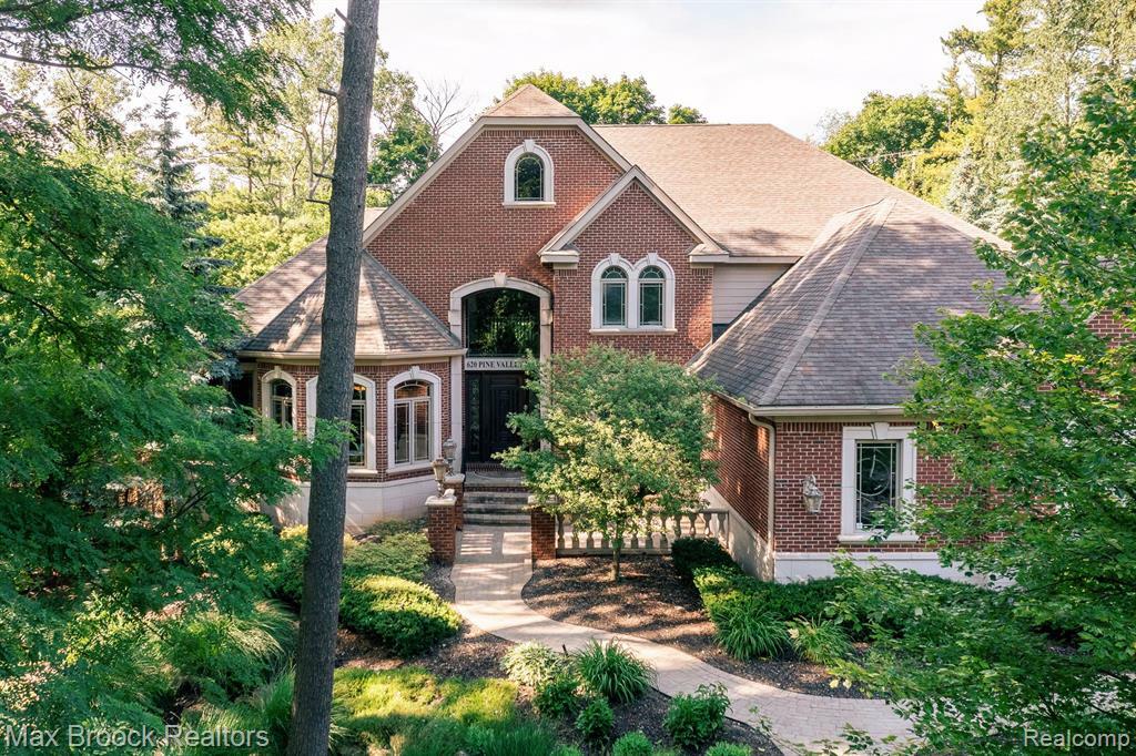 Property Photo: 620 Pine Valley Way MI 48302 2150