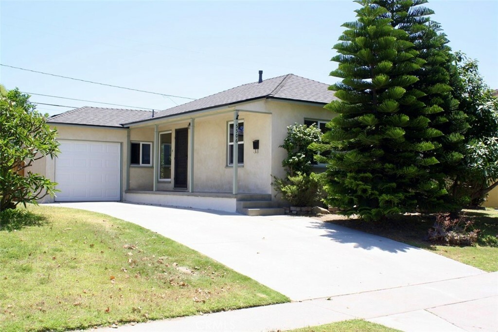 Property Photo:  5506 Graywood Avenue  CA 90712 