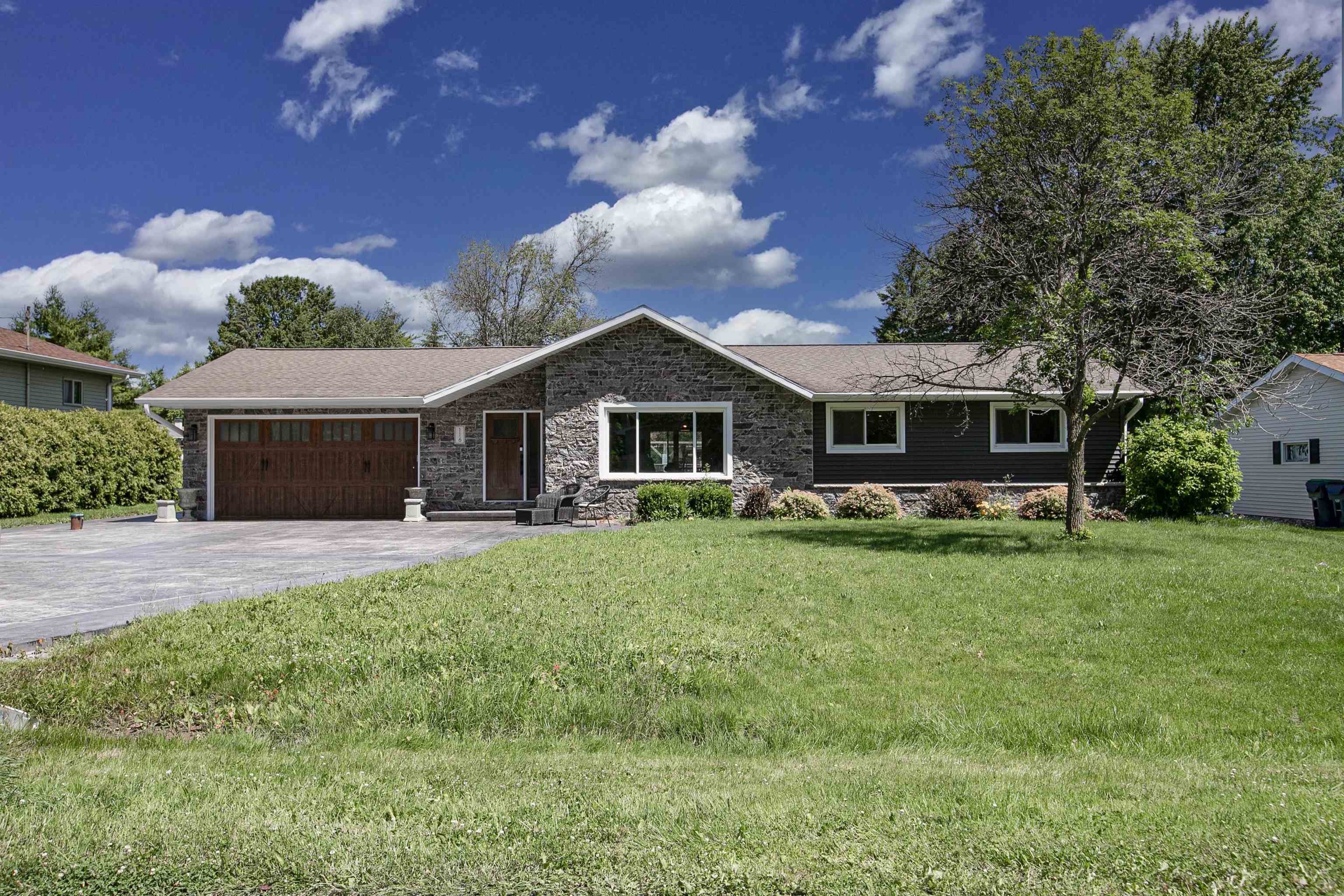 Property Photo:  116 Klompen Court  WI 54956 