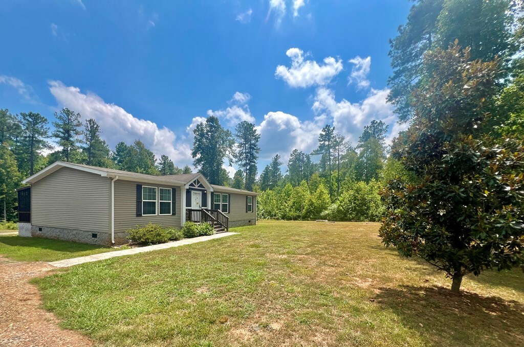 Property Photo:  1840 Red Rd  VA 23936 