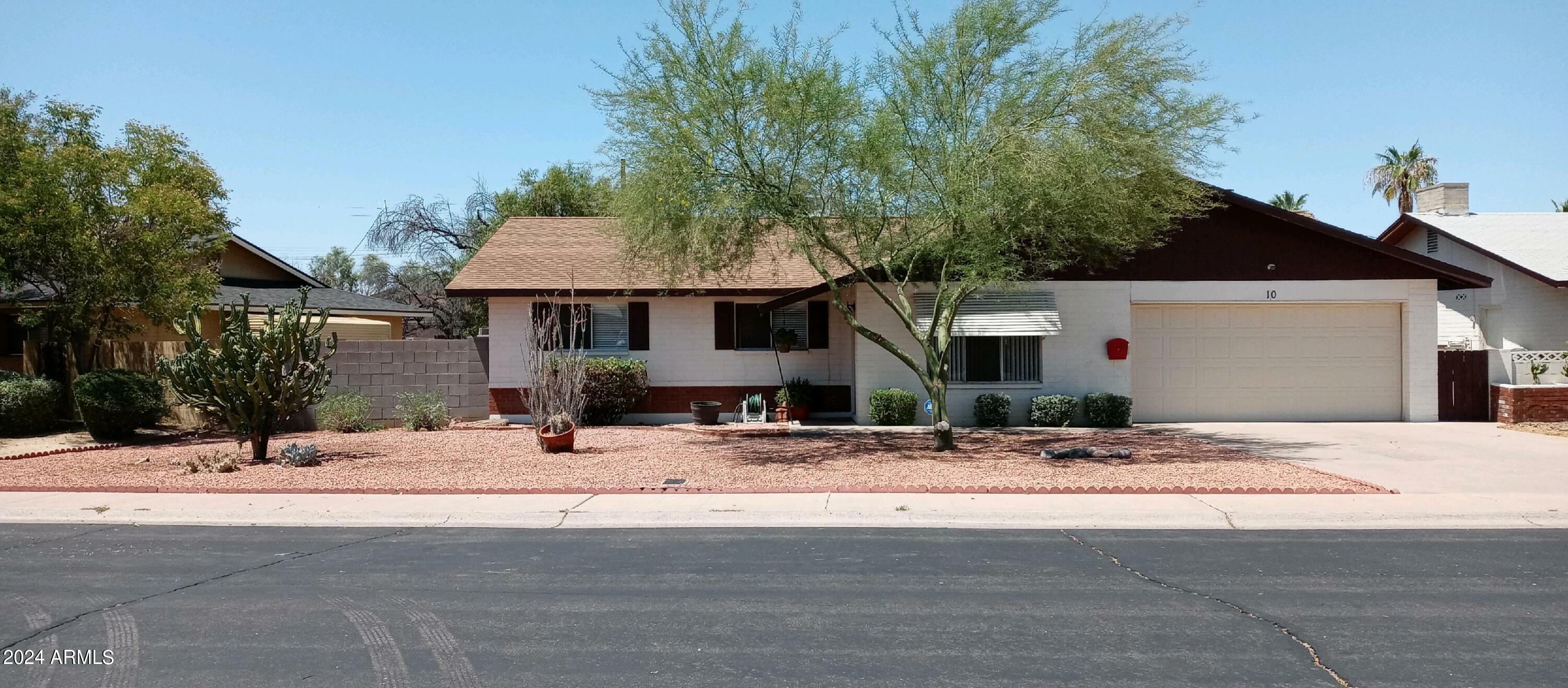 Property Photo:  10 W Del Rio Drive  AZ 85282 