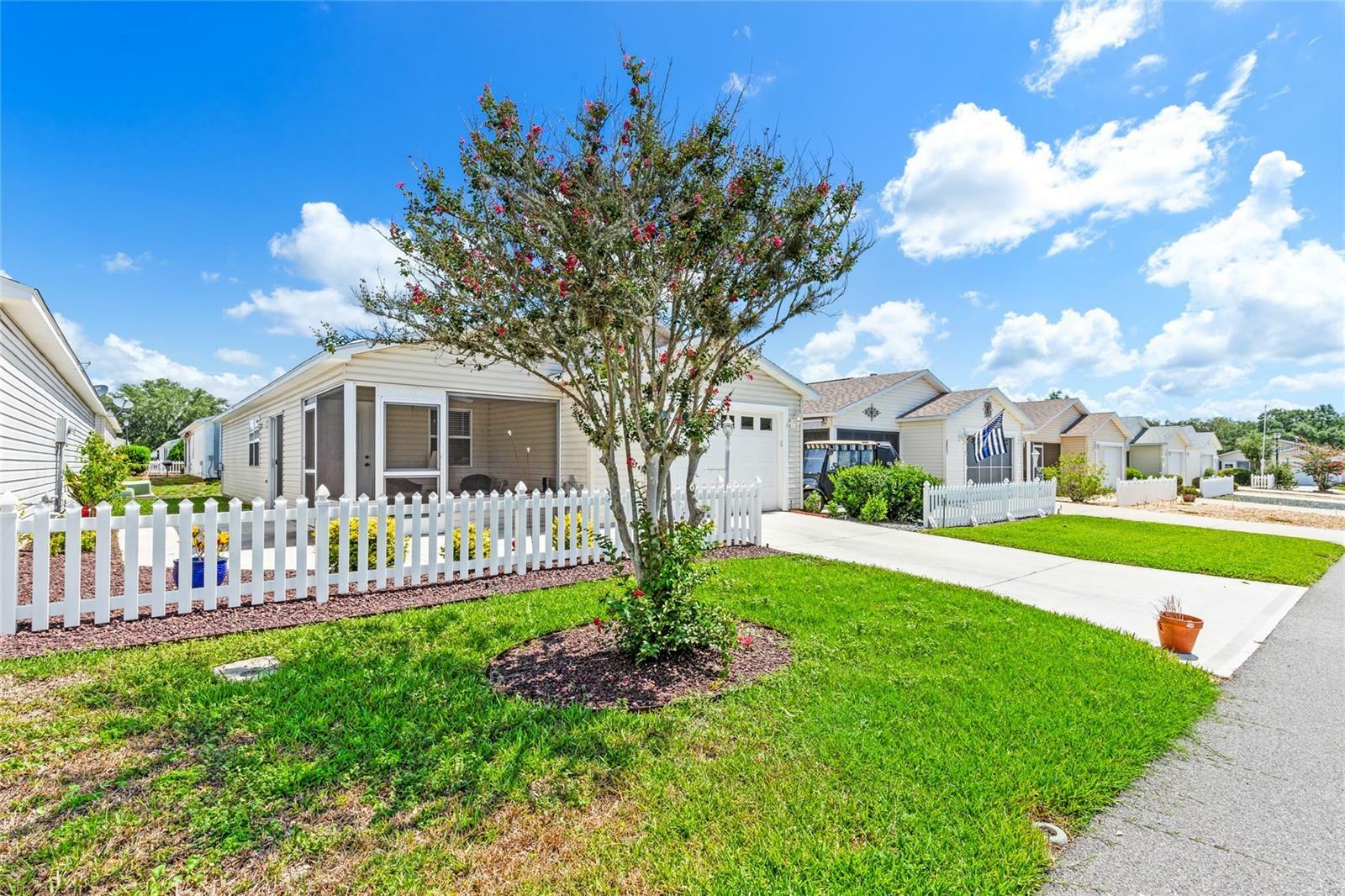 Property Photo:  2809 Burgos Drive  FL 32162 