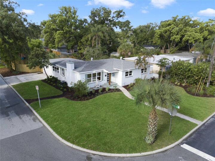 Property Photo:  444 E Muriel Street  FL 32806 