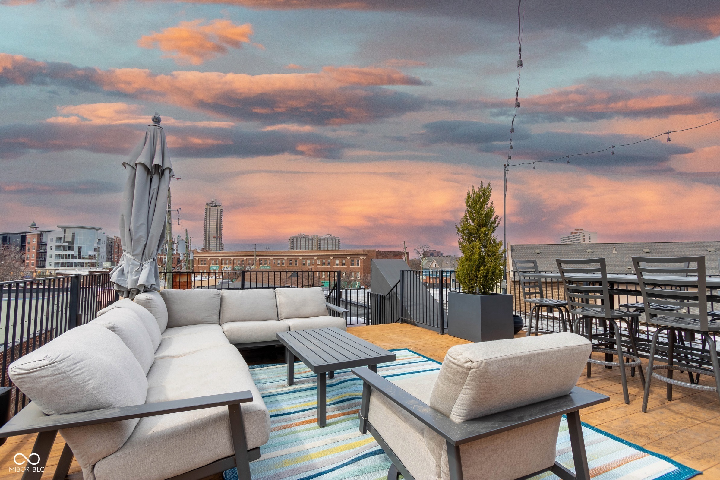 Property Photo: 610 N Park Avenue IN 46204