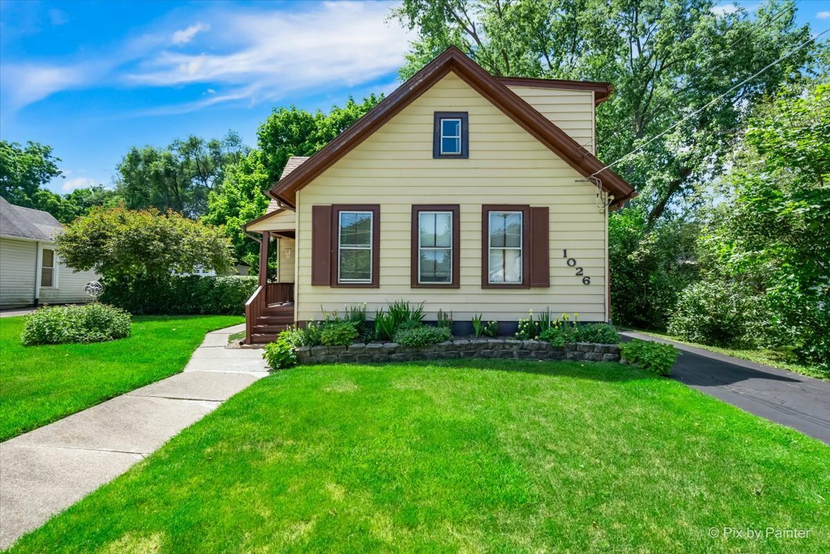 Property Photo: 1026 Logan Avenue IL 60120