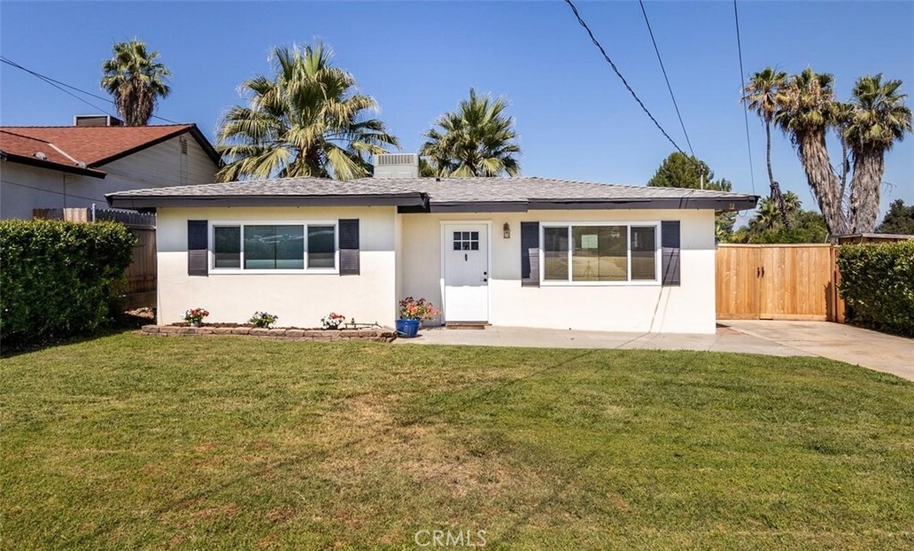Property Photo: 11 Crafton Court CA 92374