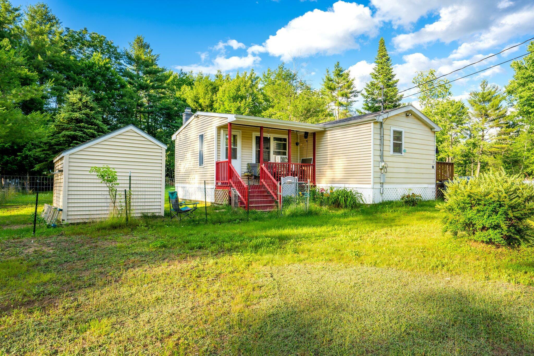 Property Photo:  17 Hemlock Lane  ME 04049 