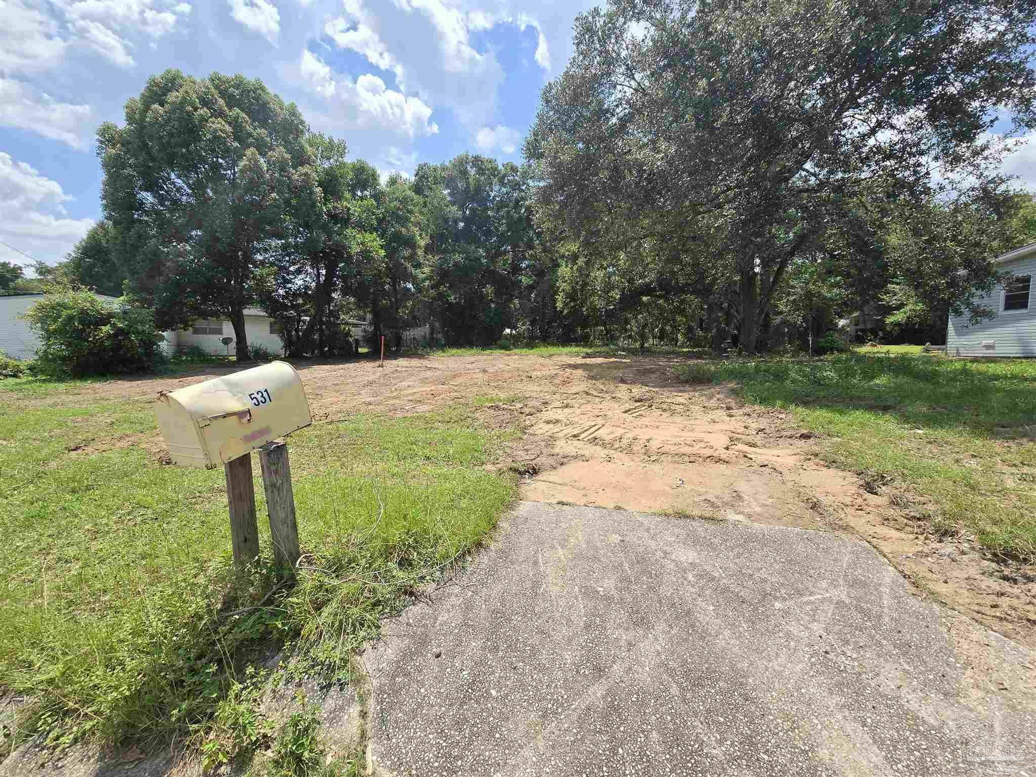 Property Photo:  531 Springdale Cir  FL 32503 