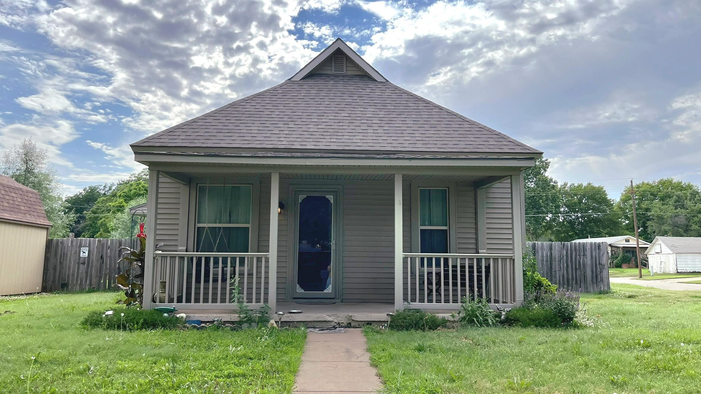 Property Photo:  502 S Springfield  KS 67003 