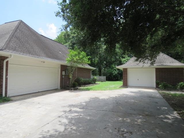 Property Photo:  7840 Woodland Trails  TX 77630-8222 