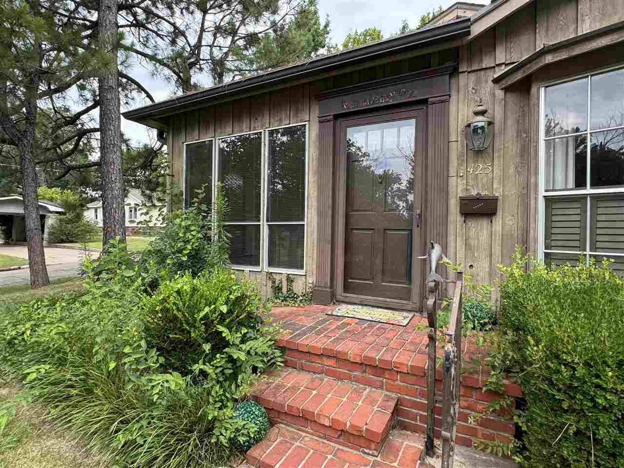 Property Photo:  425 S Bristow Avenue  OK 74030 