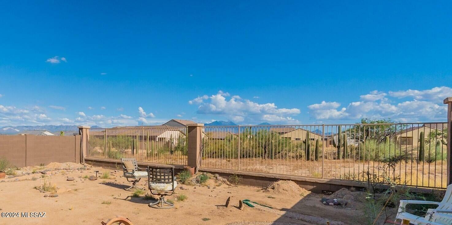 Property Photo:  901 W Calle Falerno  AZ 85629 