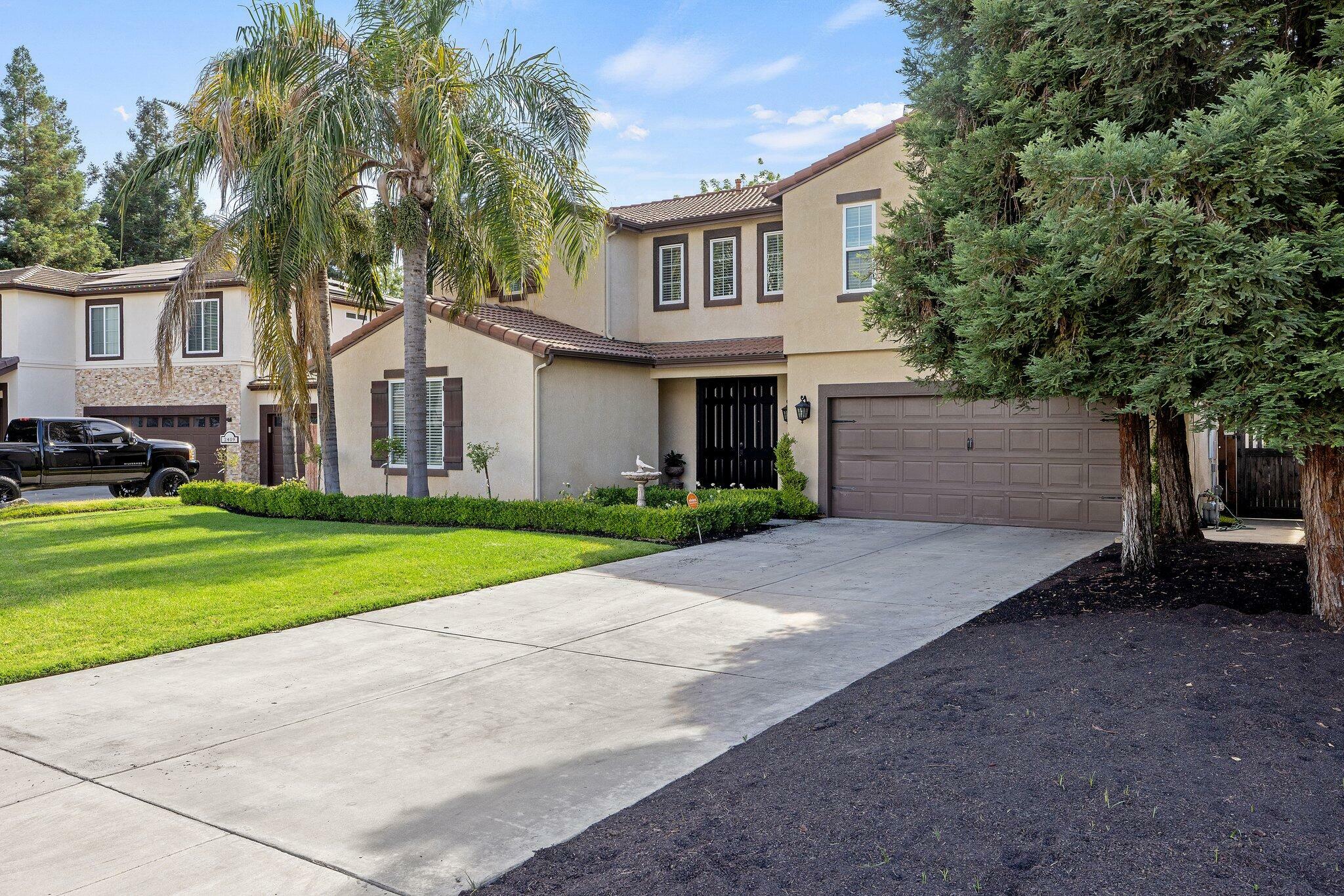 Property Photo:  2415 N Oak Grv Court  CA 93291 