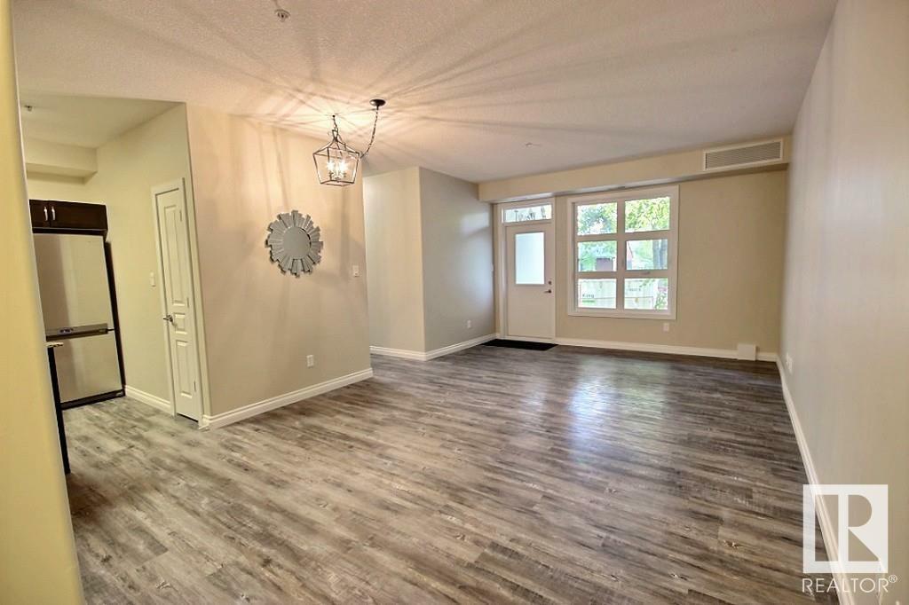 Photo de la propriété:  9603 98 Avenue NW 108  AB T6C 2E2 