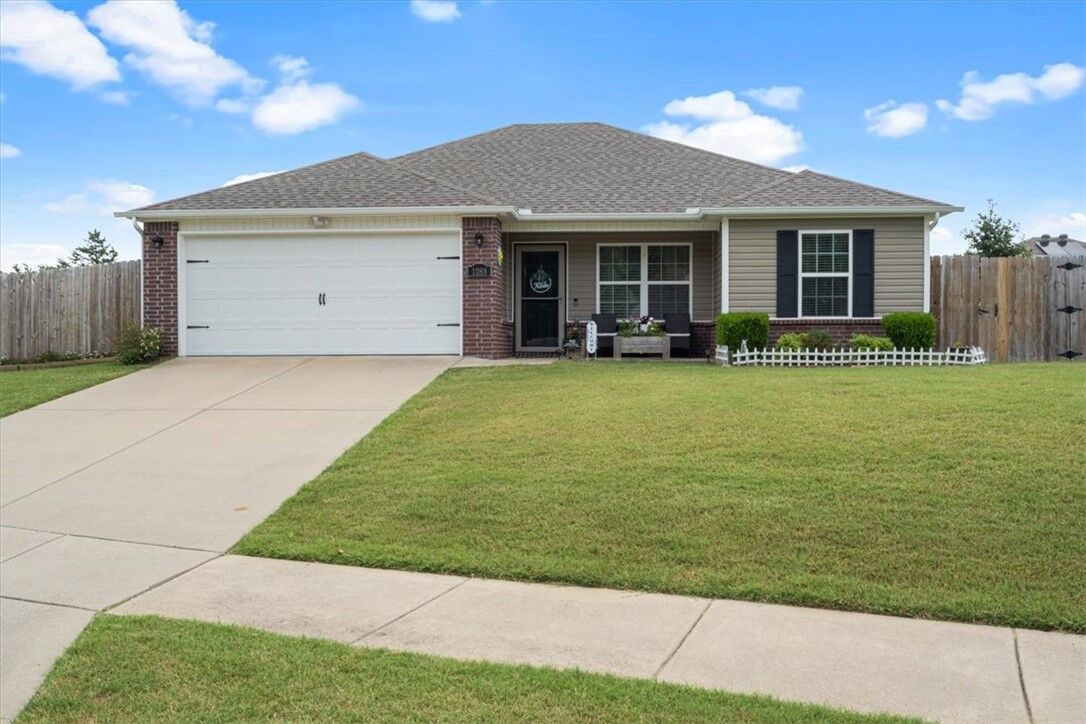 Property Photo: 1088 S Splash Drive AR 72701