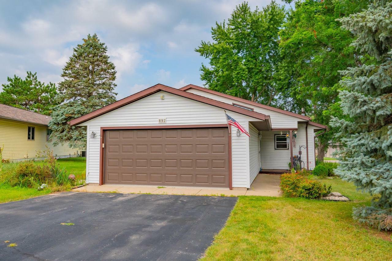 Property Photo:  892 Saddle Ridge  WI 53901 