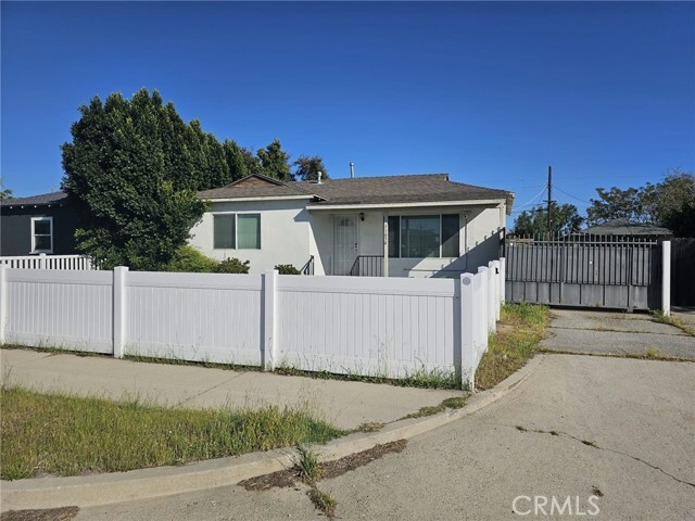 11050 Fleetwood Street  Sun Valley CA 91352 photo