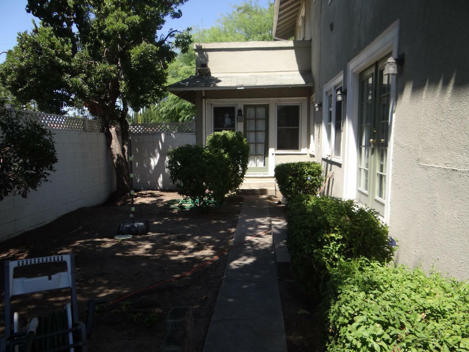 Property Photo:  2404 N Van Ness Boulevard  CA 93704 