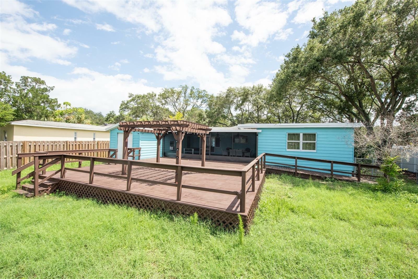 Property Photo:  732 Riverside Drive  FL 34689 