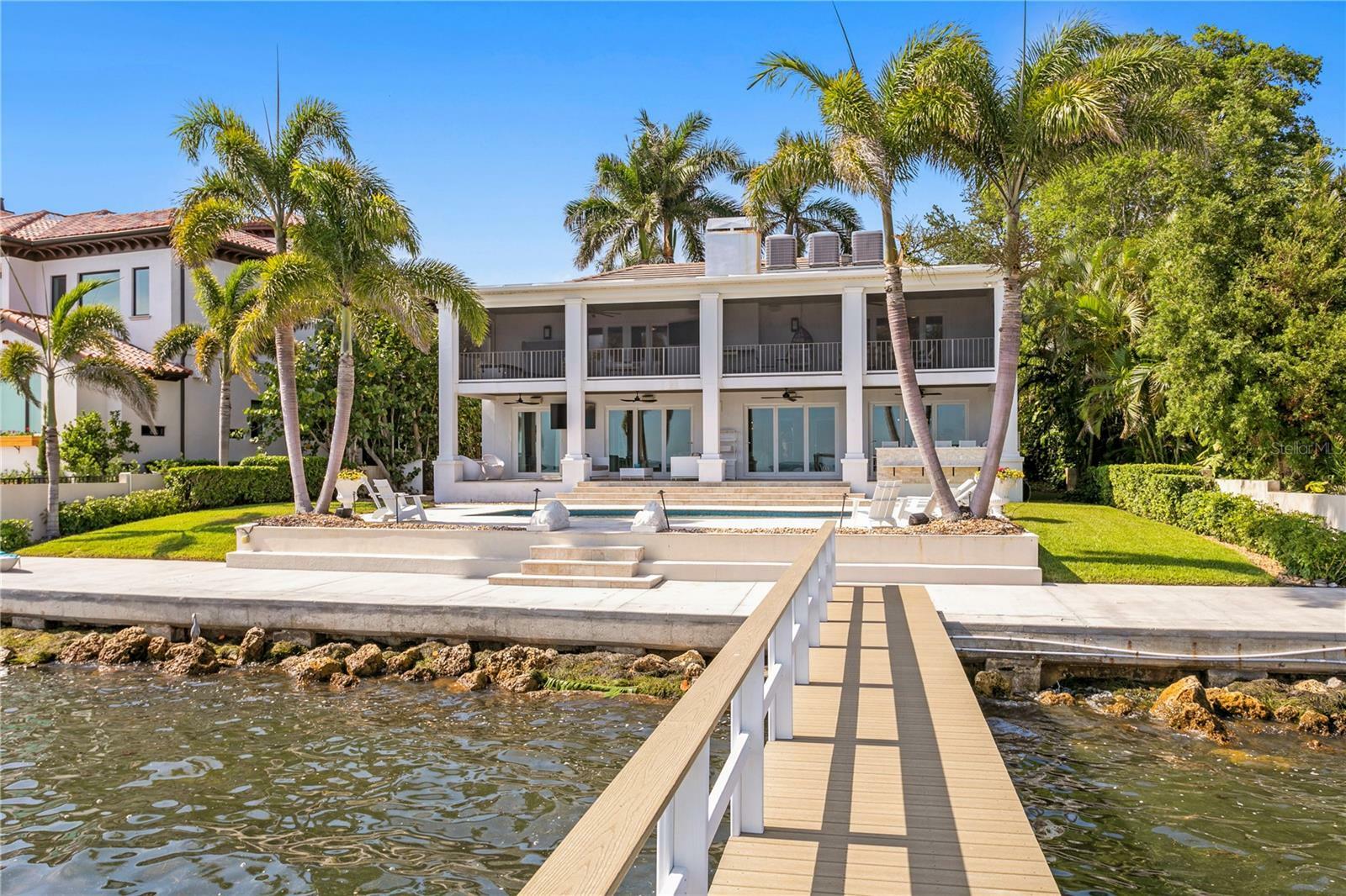 Property Photo: 1667 Brightwaters Boulevard NE FL 33704