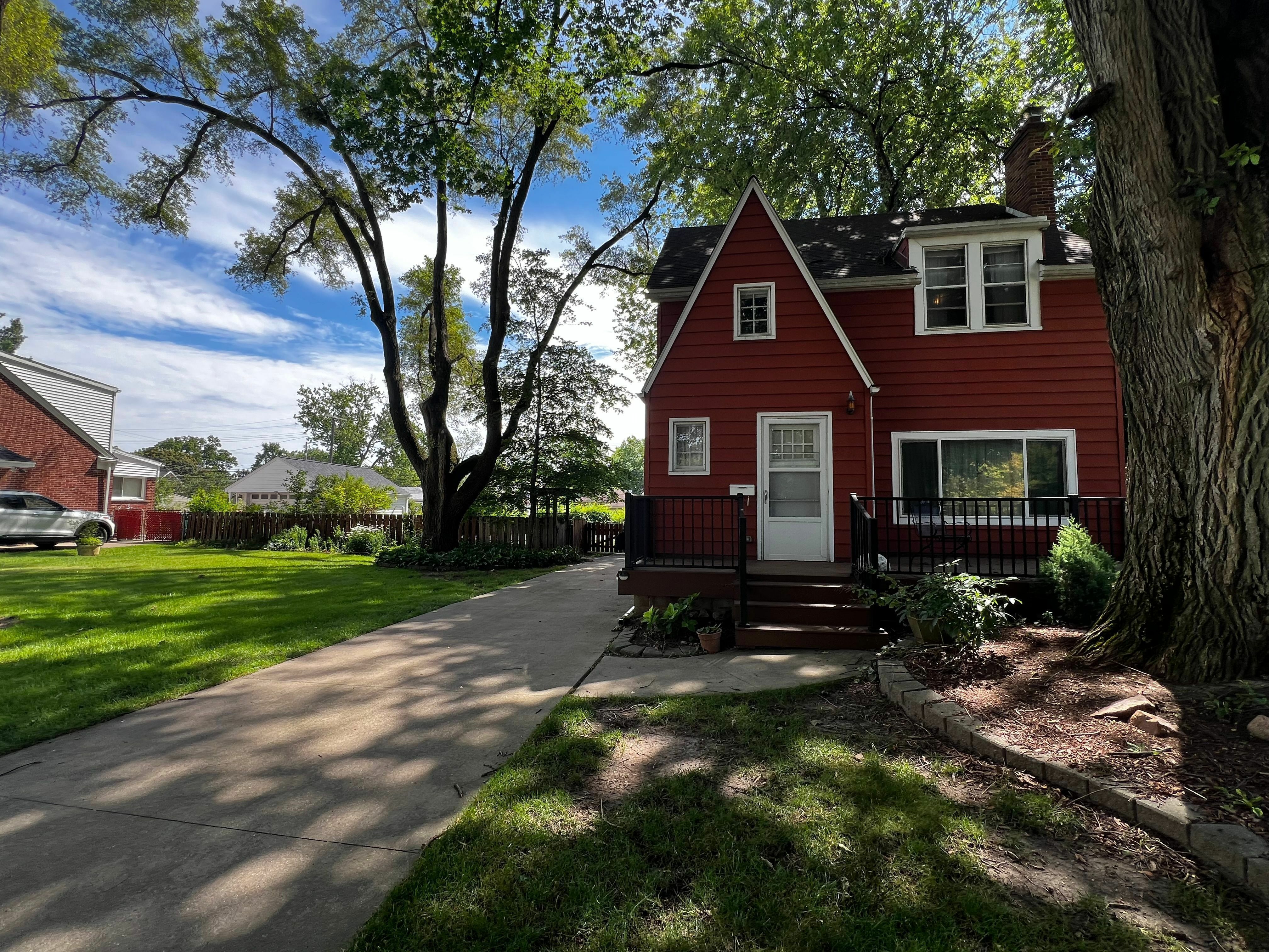 Property Photo:  2804 Shenandoah Drive  MI 48073 3738 