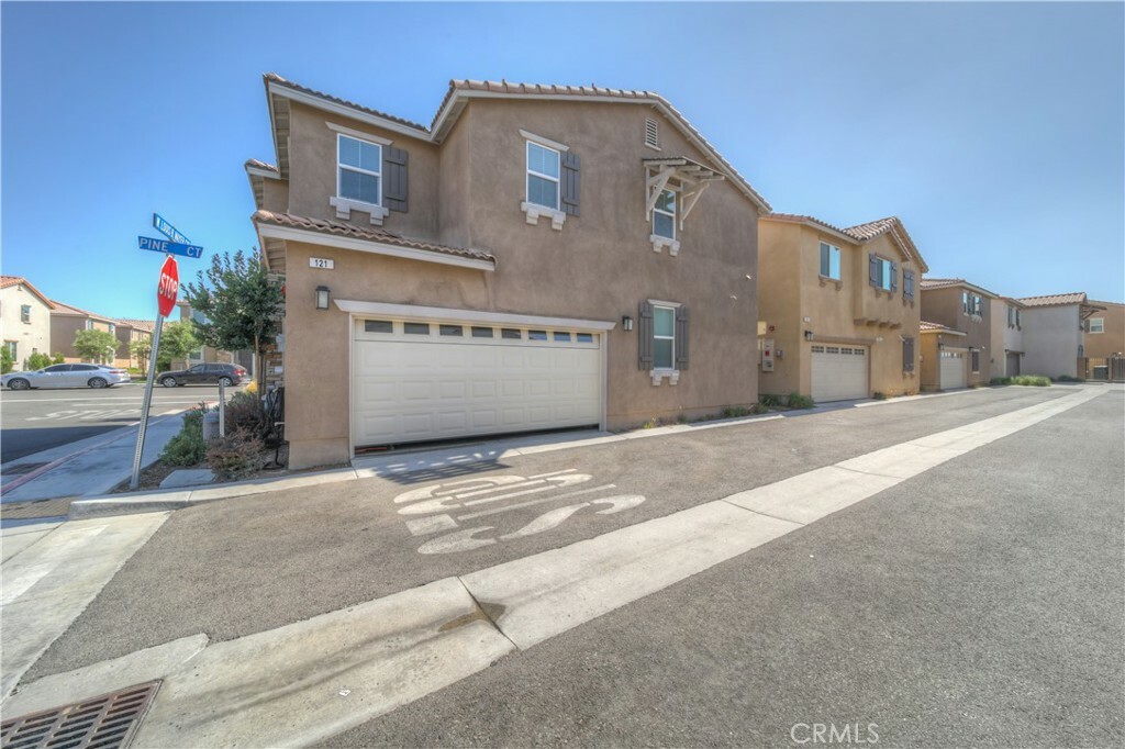 Property Photo:  121 Pine Court  CA 92571 