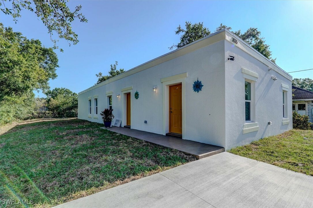 Property Photo: 3835 Lora Street FL 33916