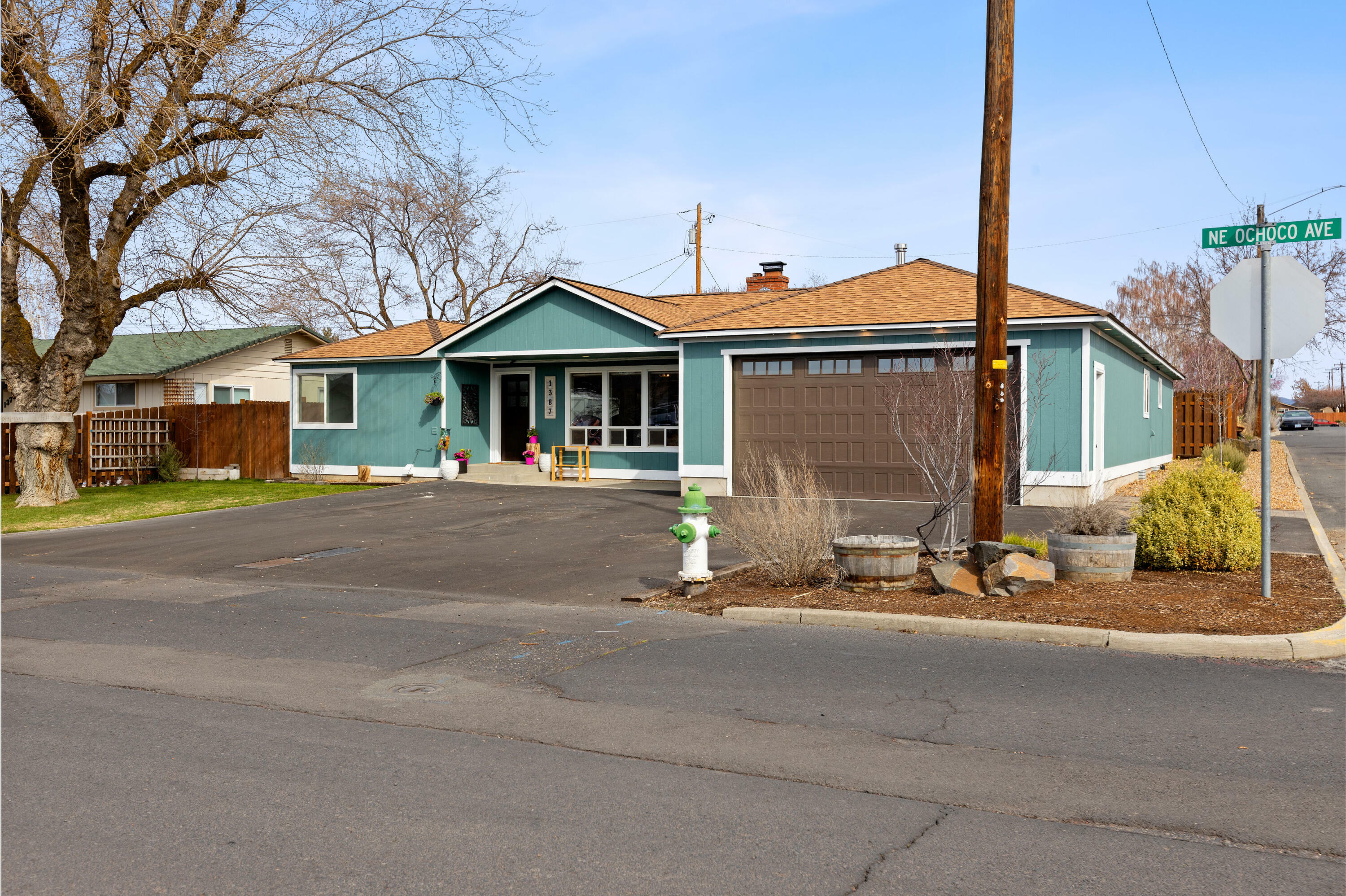 Property Photo:  1387 NE Ochoco Avenue  OR 97754 